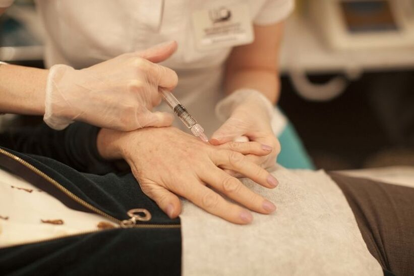a kéz bőrének injekciós megfiatalítása